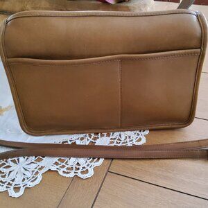 Vintage Coach Companion Handbag in British Tan 9300